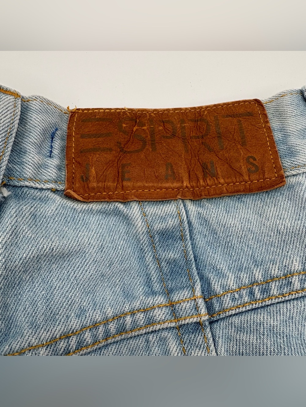 Vintage 80s ESPRIT Light Wash Denim High Waist Pleated Front Mom Shorts Sz 3/4 - Picture 3 of 5